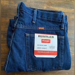 NWT Wrangler Rustler Men 34x30 Regular Fit Straight Leg Heavyweight Denim Jeans